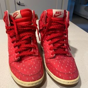 NIKE Women’s DUNK SKY HI Wedges RED SAIL WHITE GUM Shoes